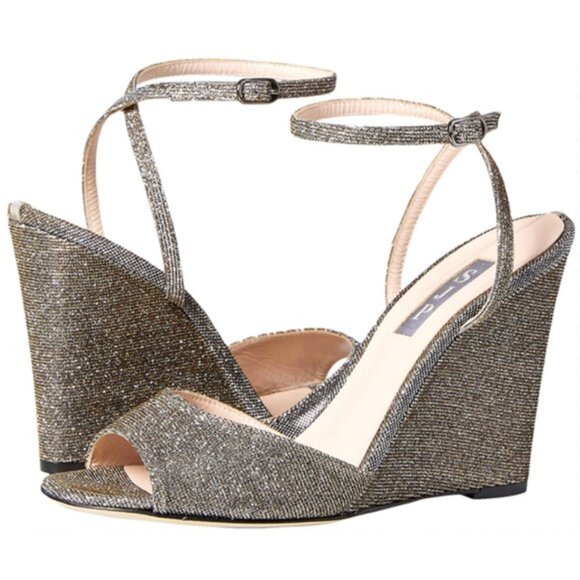 New SJP by Sarah Jessica Parker Boca Silver Glitter Wedge Sandal 8 US New In Box - Picture 2 of 3